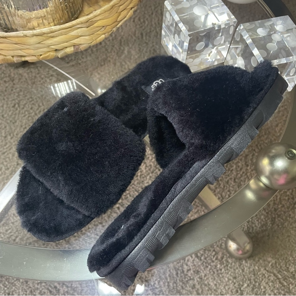UGG Black Fluffy Slide Sandals Cozy Shearling Slippers Women’s Size 7 - Picture 5 of 10